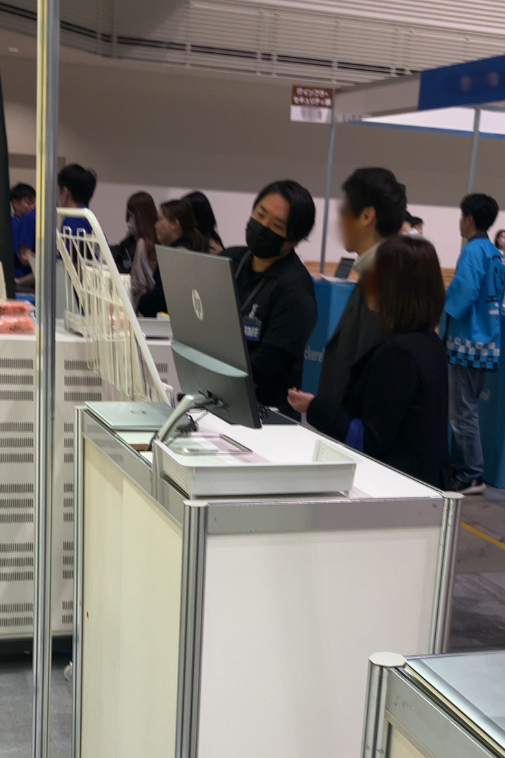 ケーブル整線サービスの展示の様子